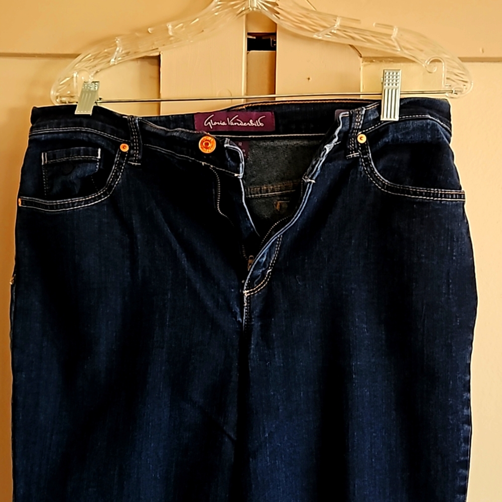 Gloria Vanderbilt Amanda size 12 jeans. Like New👖